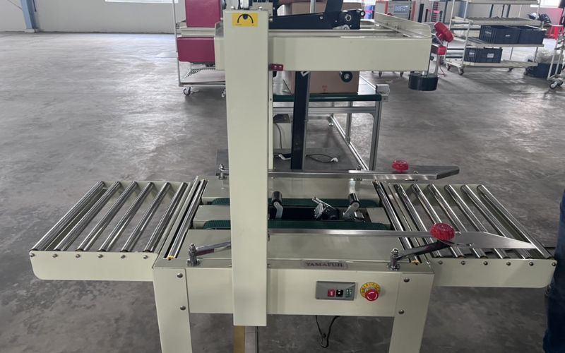 Máy dán thùng Carton Yamafuji FXJ6050